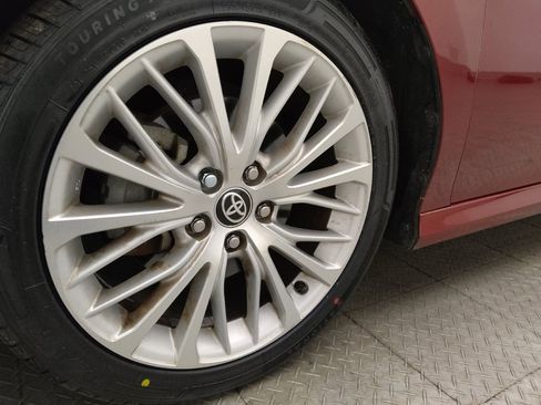 Used 2020 Toyota Camry XLE image 31