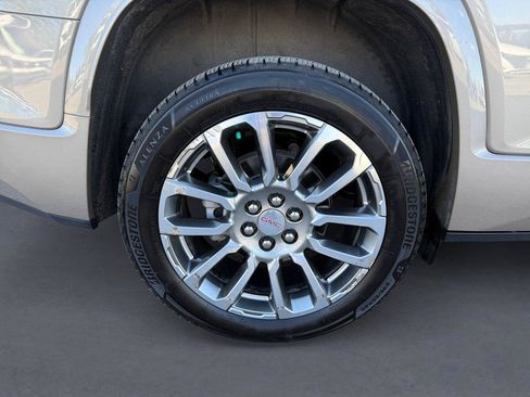 Used 2022 GMC Acadia Denali w/ Denali Technology Package AWD/4WD image 14