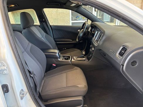 Used 2022 Dodge Charger SXT RWD image 37