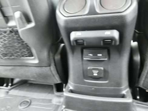 Used 2019 Jeep Wrangler Unlimited Rubicon AWD/4WD image 16