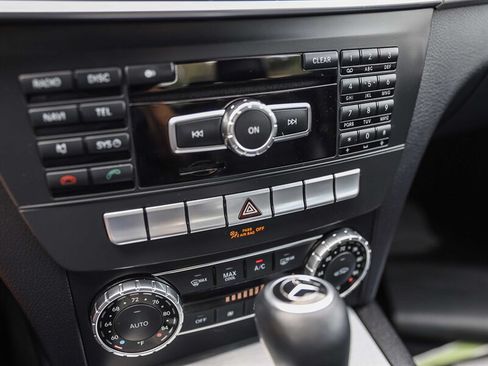 Used 2013 Mercedes-Benz C 250 Sedan image 29