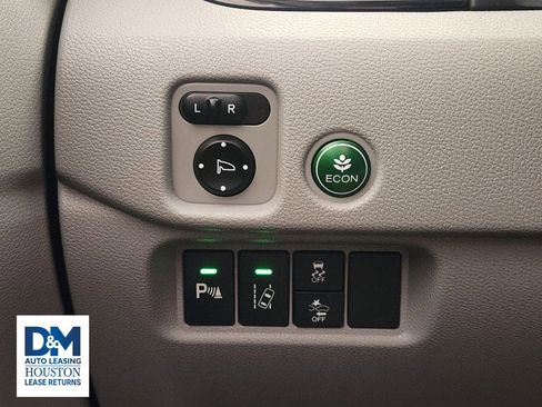 Used 2018 Honda Pilot Touring image 29