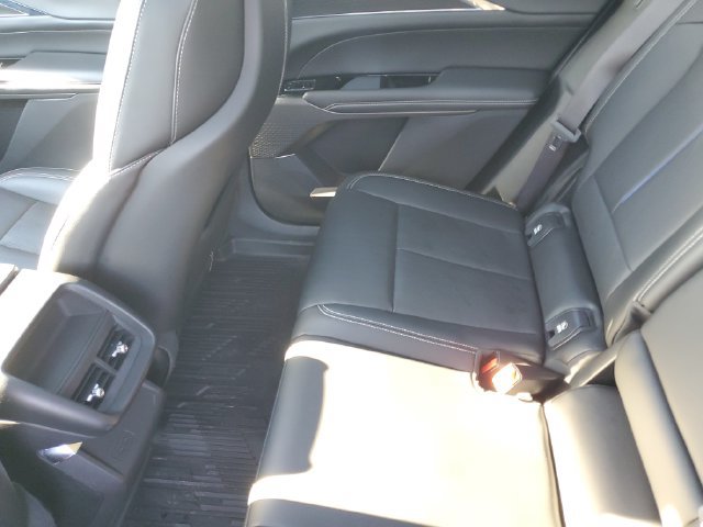 Certified 2024 Cadillac Lyriq Luxury AWD/4WD image 32