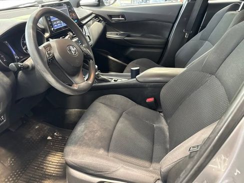 Used 2019 Toyota C-HR LE FWD image 2