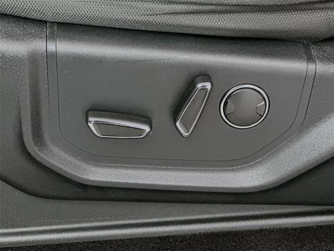 Used 2016 Ford F150 XLT w/ Equipment Group 302A Luxury image 19