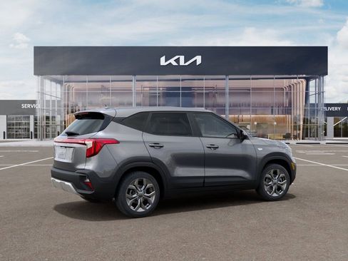 New 2026 Kia Seltos LX FWD image 4