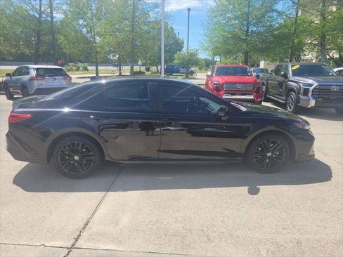 Certified 2025 Toyota Camry SE w/ Convenience Package image 9