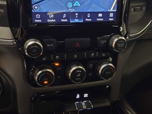 Used 2024 RAM 1500 Laramie image 30