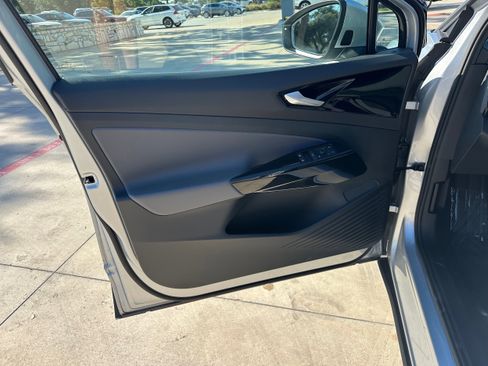 Used 2022 Volkswagen ID.4 Pro image 23