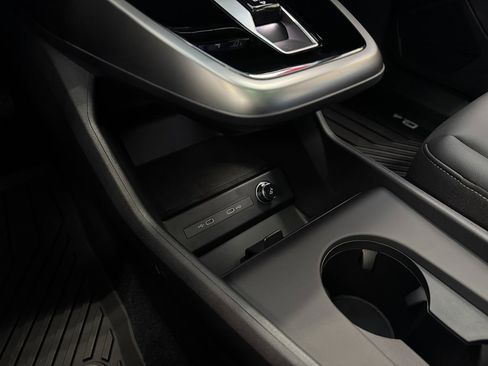 Used 2024 Audi Q4 e-tron Premium Plus w/ Premium Plus image 37