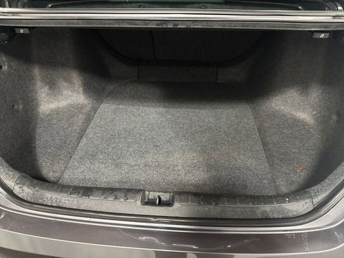 Used 2018 Honda Accord EX image 34