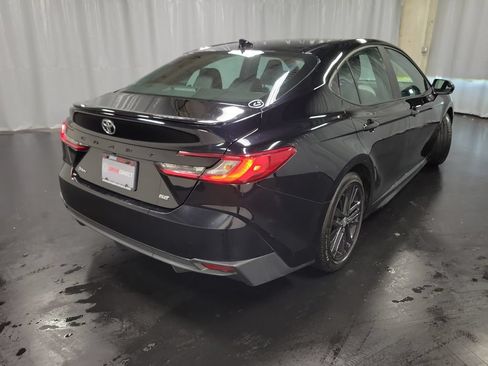 Used 2025 Toyota Camry SE FWD image 8