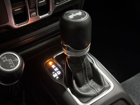 Used 2025 Jeep Wrangler Unlimited Sport AWD/4WD image 17