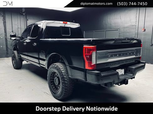 Used 2017 Ford F250 Platinum w/ Platinum Ultimate Package AWD/4WD image 5