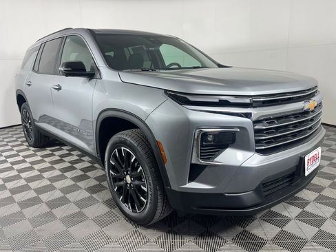 New 2026 Chevrolet Traverse LT w/ Sun and Wheel Package AWD/4WD image 1