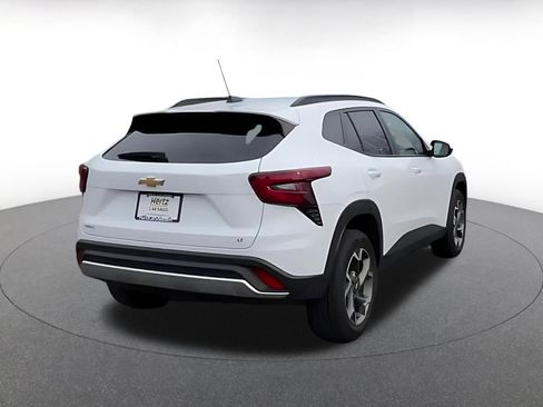 Used 2025 Chevrolet Trax LT w/ LT Convenience Package image 12