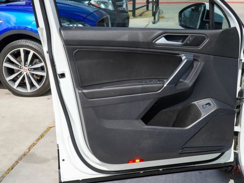 Used 2020 Volkswagen Tiguan SEL w/ Tiguan Three-Row MDO Package image 13