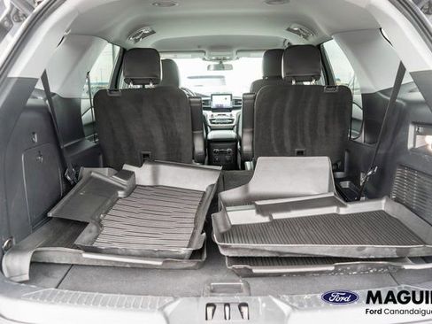 Used 2023 Ford Explorer XLT w/ Equipment Group 202A AWD/4WD image 10