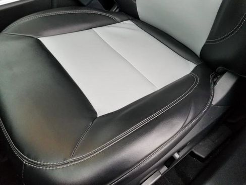 Certified 2022 Ford Explorer XLT w/ Equipment Group 202A image 14