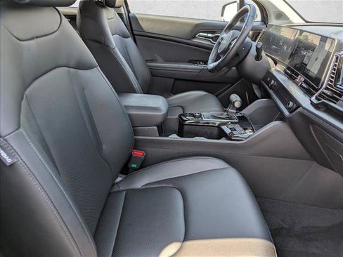 Used 2024 Kia Sportage EX FWD image 28