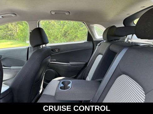 Used 2021 Hyundai Kona SE FWD image 7