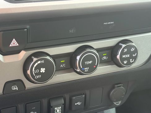 Used 2020 Toyota Tacoma SR5 RWD image 24