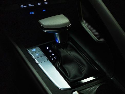 Used 2024 Hyundai Elantra SEL image 18