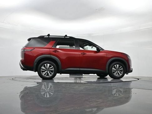 Used 2022 Nissan Pathfinder SL AWD/4WD image 33