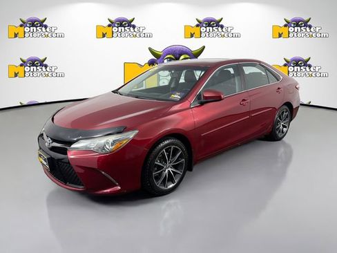 Used 2016 Toyota Camry SE FWD image 1