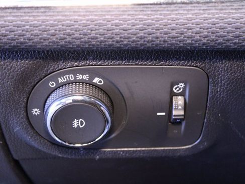 Used 2018 Chevrolet Cruze LT image 19