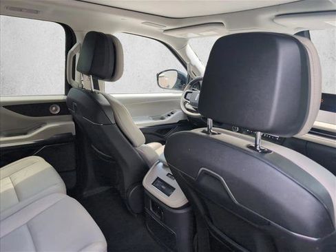 Used 2025 Lincoln Navigator L Reserve AWD/4WD image 23