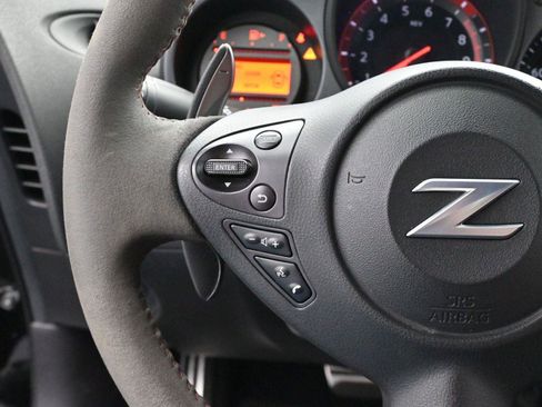 Used 2017 Nissan 370Z NISMO image 18