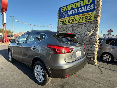 Used 2017 Nissan Rogue Sport SV w/ SV Premium Package image 3