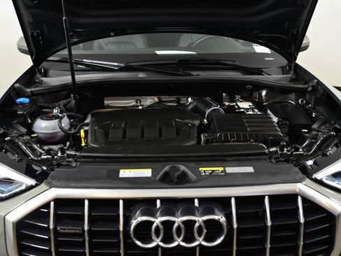 Certified 2025 Audi Q3 2.0T Premium Plus w/ Premium Plus Package image 17