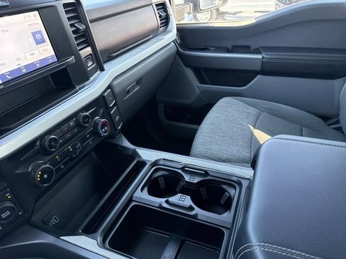Used 2025 Ford F250 XLT w/ FX4 Off-Road Package image 18