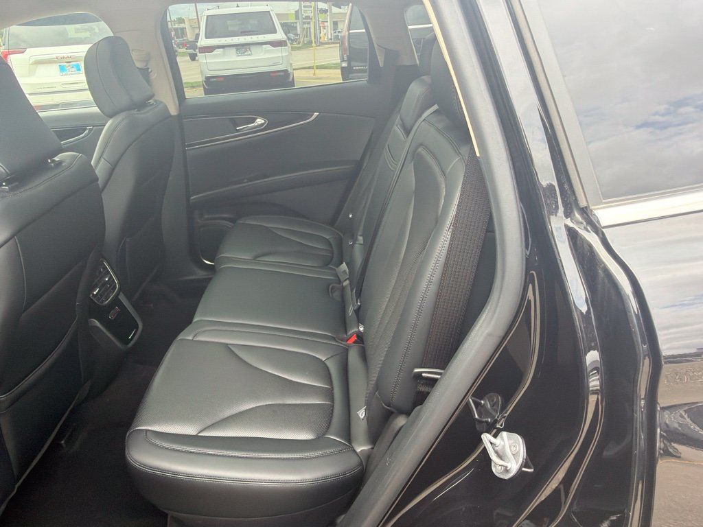 Used 2023 Lincoln Nautilus Reserve AWD/4WD image 11