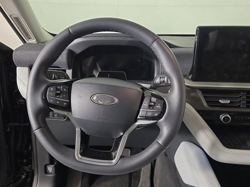 Used 2025 Ford Explorer Platinum w/ LUX Leather Package image 10