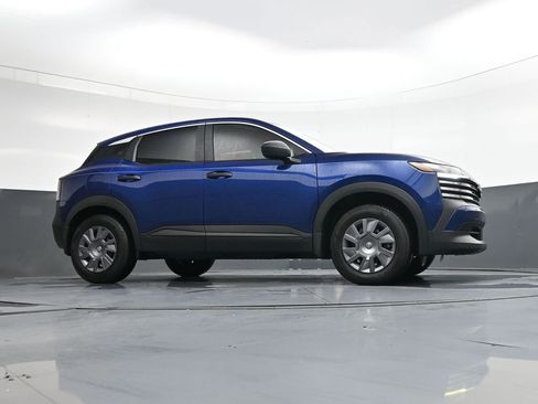 Used 2025 Nissan Kicks S image 33