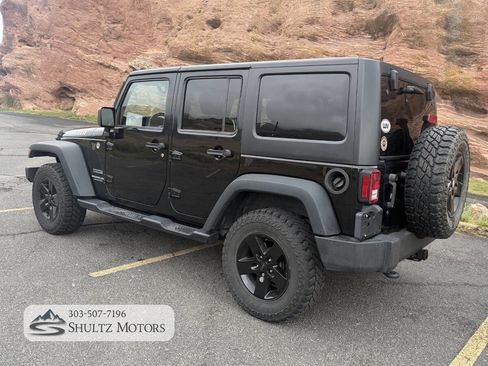 Used 2015 Jeep Wrangler Unlimited Sport w/ Quick Order Package 24S AWD/4WD image 12