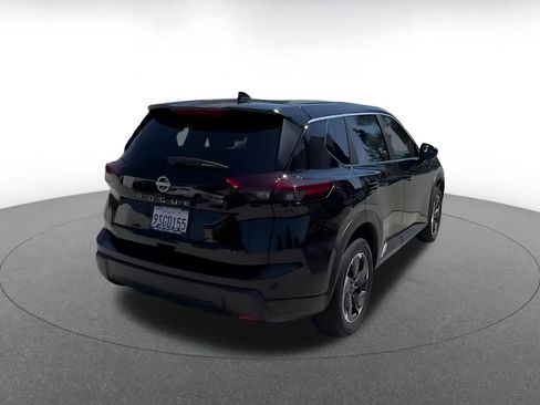 Used 2025 Nissan Rogue SV FWD image 14