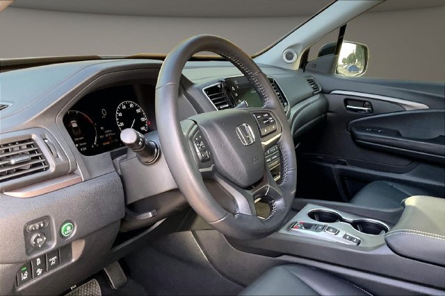 Used 2025 Honda Ridgeline RTL image 12