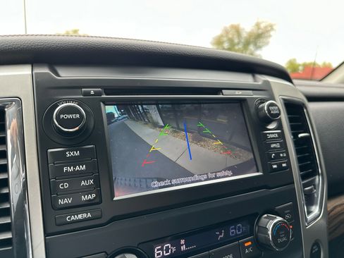 Used 2017 Nissan Titan SL w/ SL Towing Convenience Package image 13