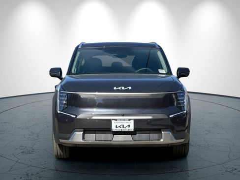 New 2026 Kia EV9 Wind image 8