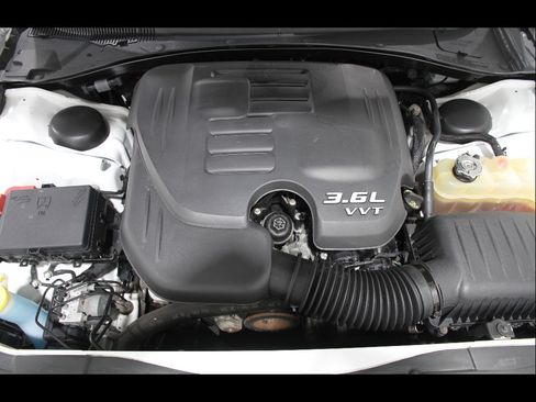 Used 2016 Chrysler 300 S w/ 300S Premium Group image 23