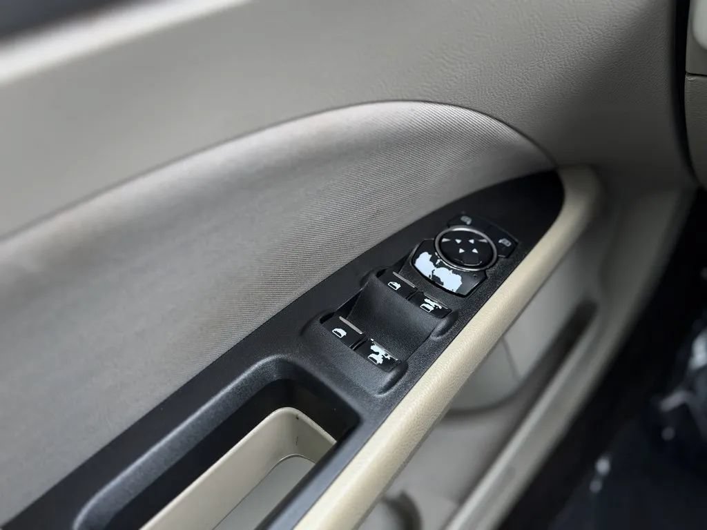 Used 2020 Ford Fusion SE AWD/4WD image 9