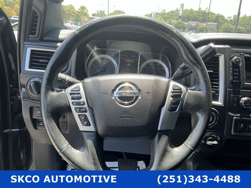 Used 2019 Nissan Titan SV w/ SV Convenience Package AWD/4WD image 18