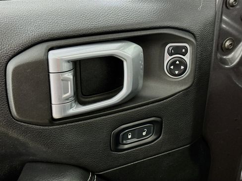 Used 2021 Jeep Wrangler Unlimited Sahara image 22