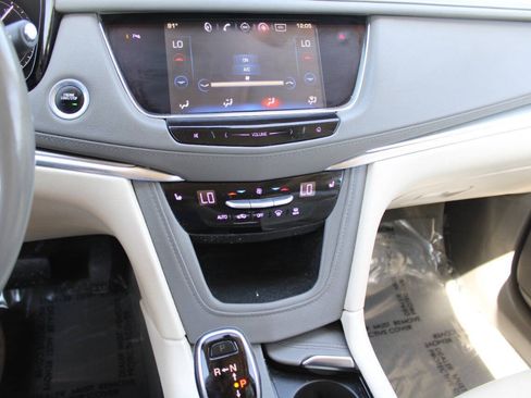 Used 2019 Cadillac XT5 Luxury AWD/4WD image 16