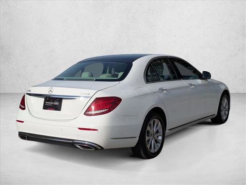 Used 2020 Mercedes-Benz E 350 4MATIC Sedan image 5