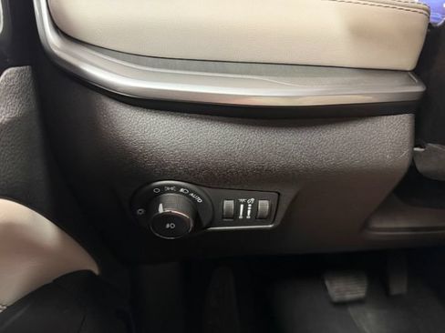 Used 2025 Jeep Compass Limited AWD/4WD image 22